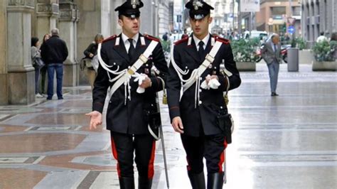 divisa carabinieri versace|divisa carabinieri armani.